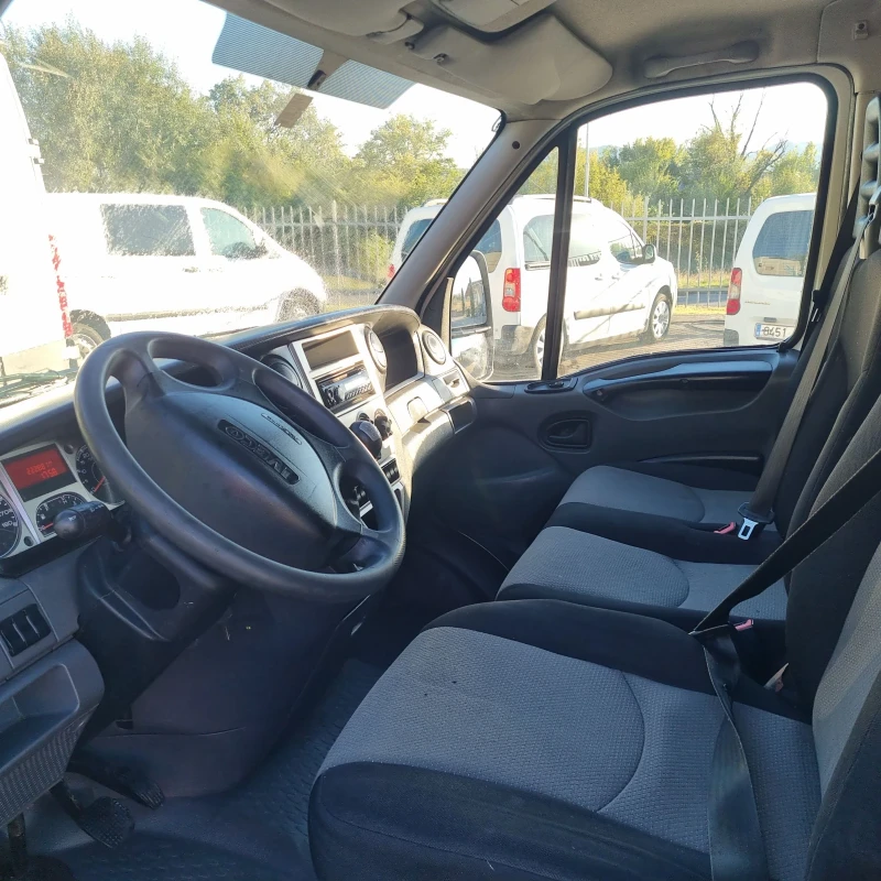 Iveco Daily Макси база, снимка 9 - Бусове и автобуси - 47440941