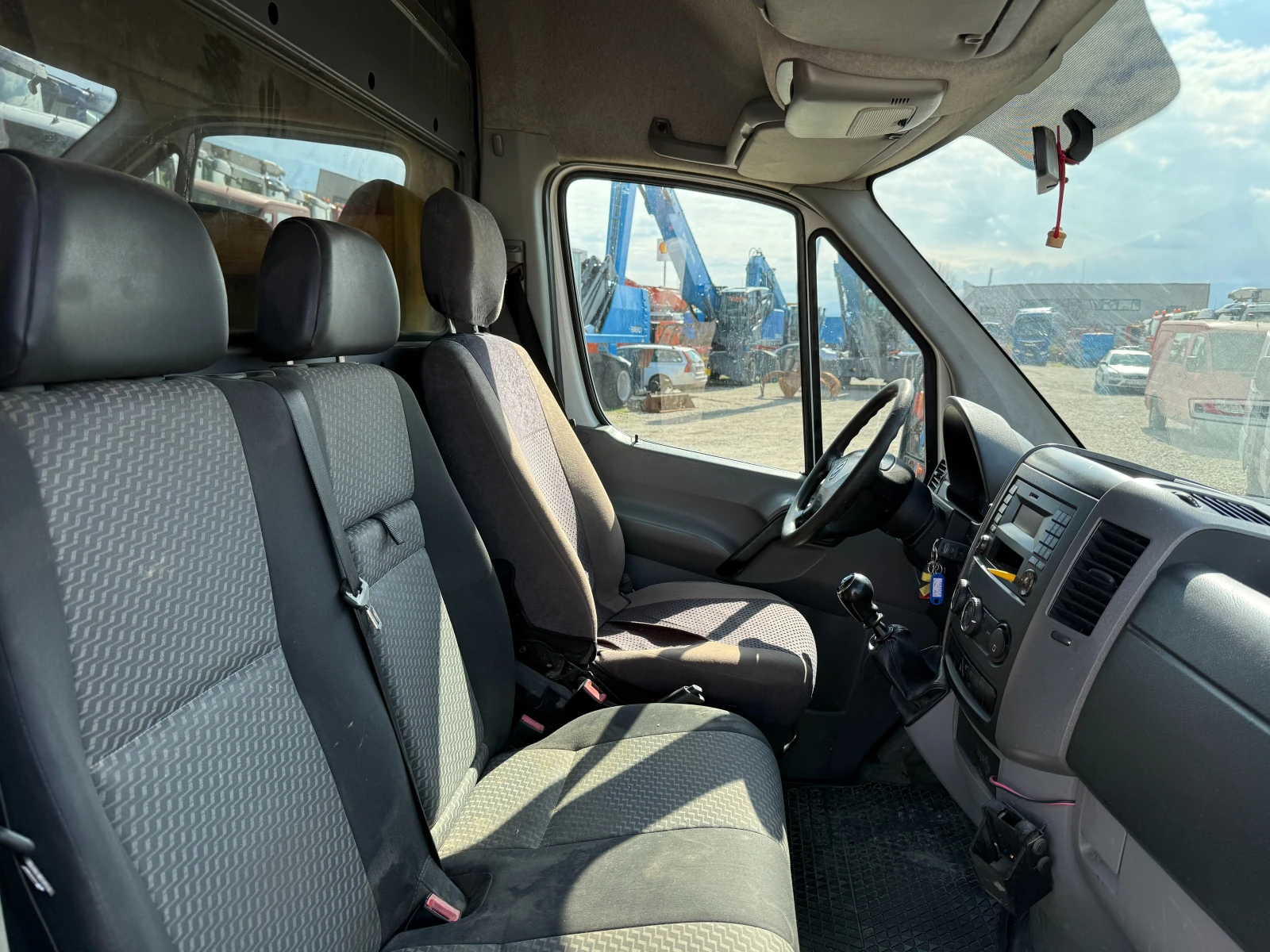 VW Crafter, снимка 14 - Бусове и автобуси - 53770470