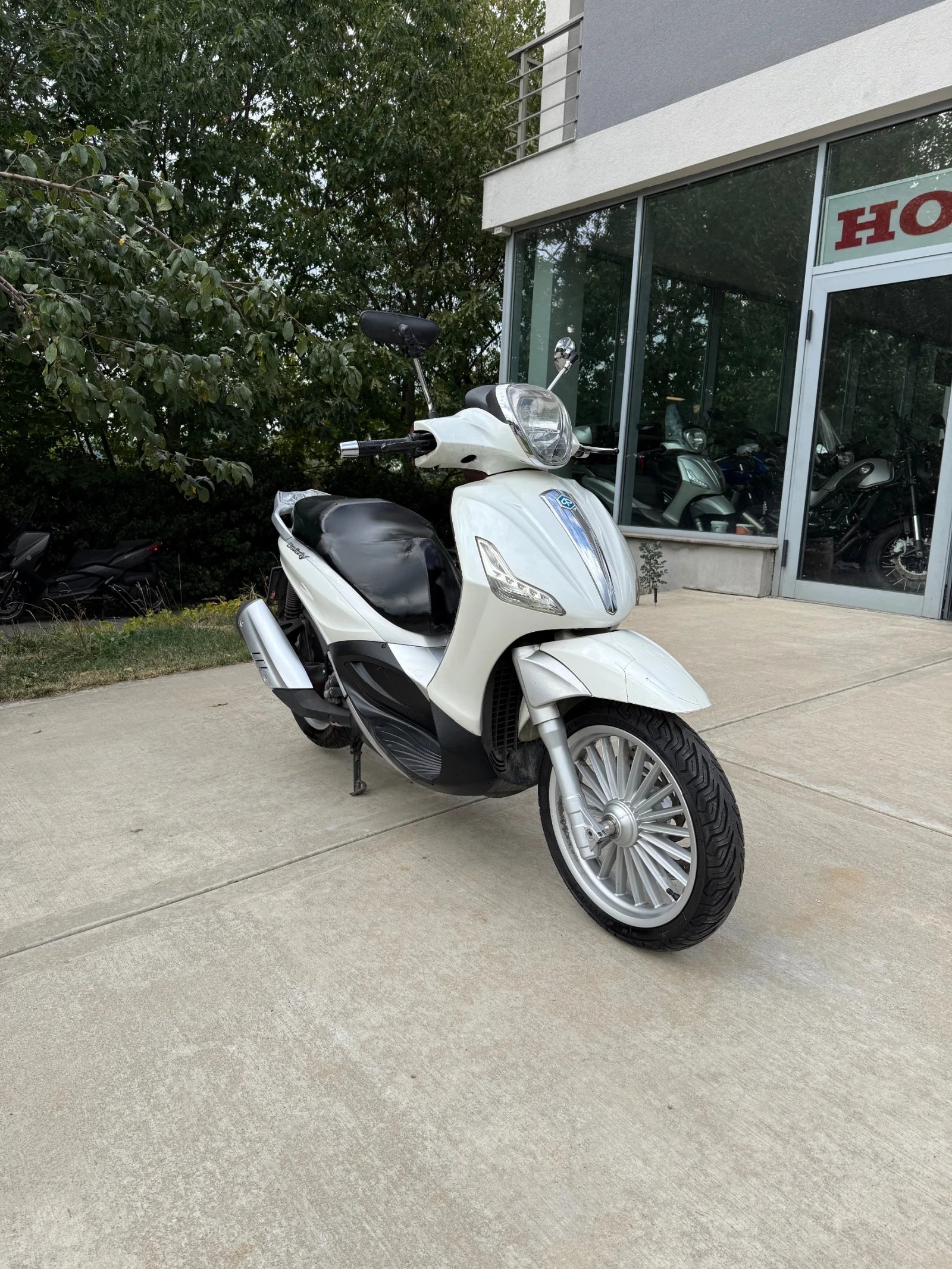 Piaggio Beverly 2011 300, снимка 2 - Мотоциклети и мототехника - 56084634