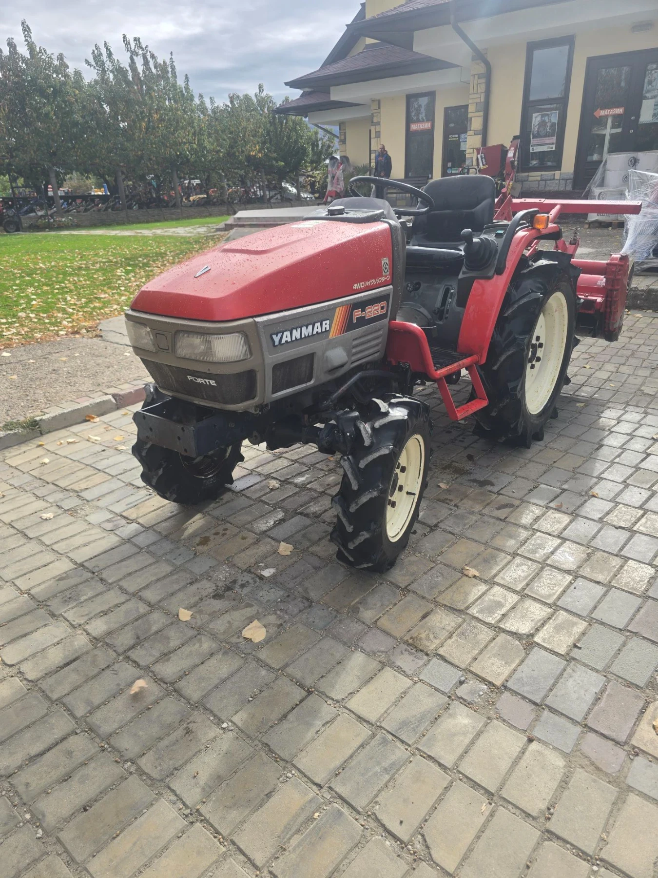 Трактор Yanmar Ф220, снимка 2 - Селскостопанска техника - 56721935