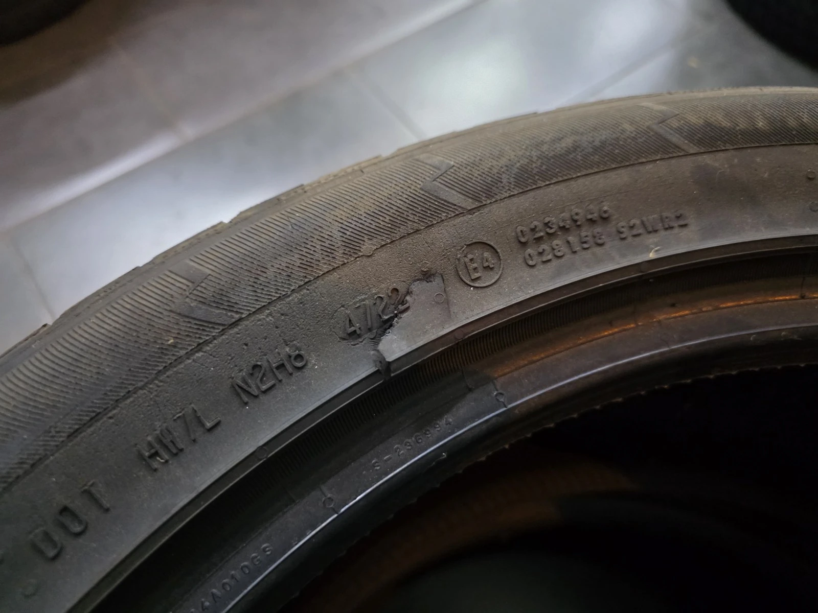 Гуми Летни 295/40R21, снимка 7 - Гуми и джанти - 56663214