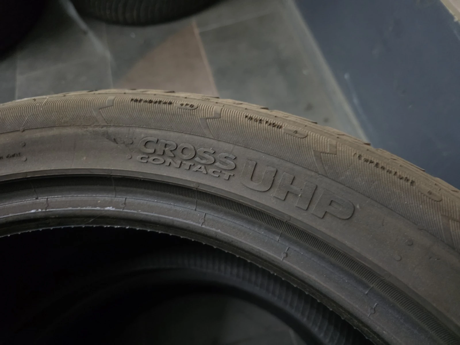 Гуми Летни 295/40R21, снимка 9 - Гуми и джанти - 56663214