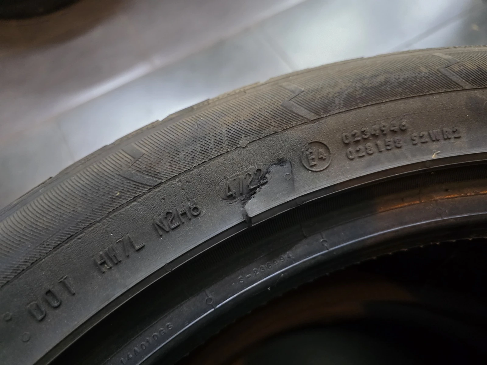 Гуми Летни 295/40R21, снимка 8 - Гуми и джанти - 56663214