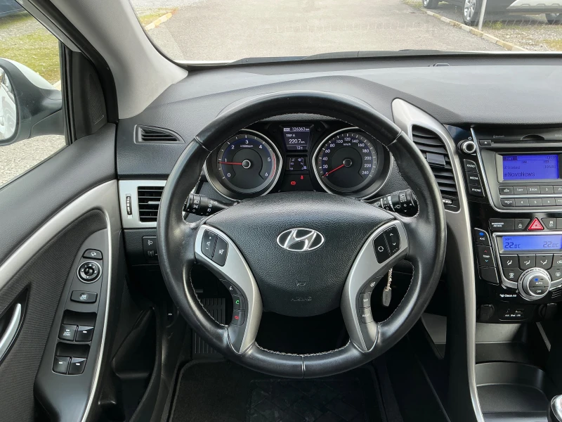 Hyundai I30 1.6 CRDI, снимка 11 - Автомобили и джипове - 47815647