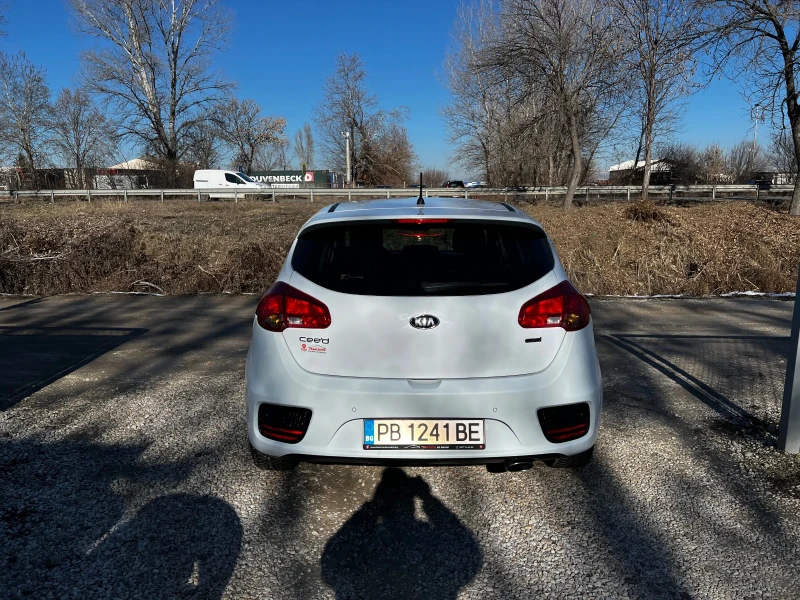 Kia Ceed 1.6 CRDI 162000KM, снимка 4 - Автомобили и джипове - 48737991