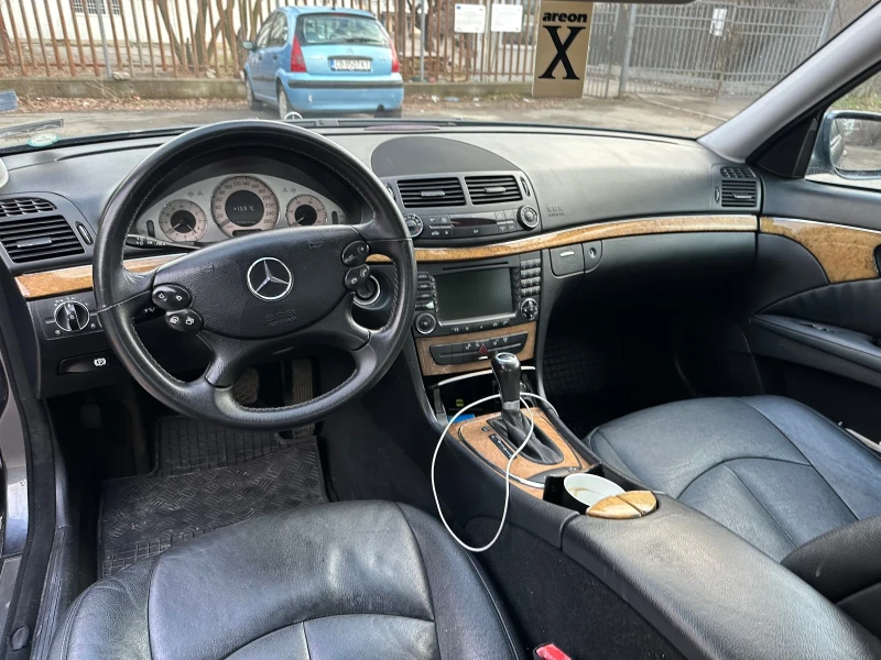 Mercedes-Benz E 320, снимка 5 - Автомобили и джипове - 48832996