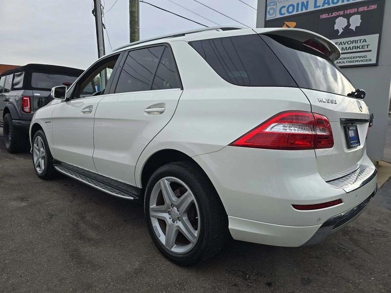 Mercedes-Benz ML 550 4MATIC* HARMAN/KARDON* КЕЙЛЕСС* ПАНОРАМА* ПОДГРЕВ*, снимка 4 - Автомобили и джипове - 49468660