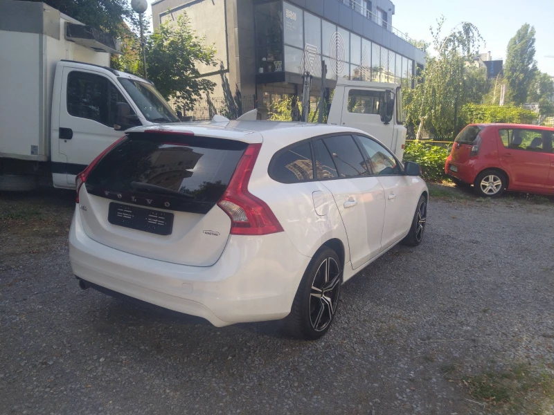 Volvo V60 2.0D, снимка 5 - Автомобили и джипове - 51336568