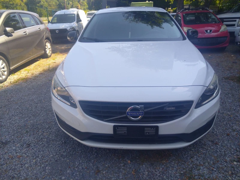 Volvo V60 2.0D, снимка 2 - Автомобили и джипове - 51336568