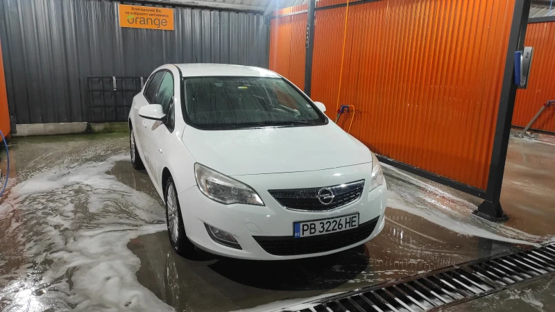 Opel Astra 1.3 CDTI, снимка 3 - Автомобили и джипове - 51737577
