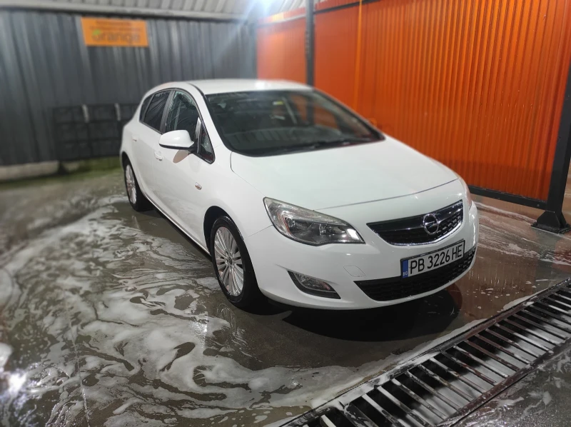 Opel Astra 1.3 CDTI, снимка 2 - Автомобили и джипове - 51737577