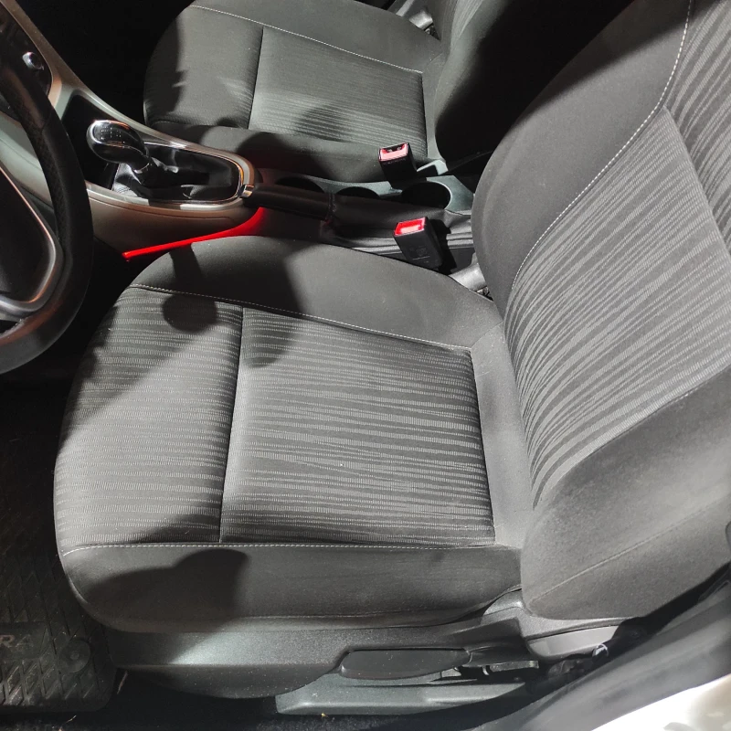 Opel Astra 1.3 CDTI, снимка 7 - Автомобили и джипове - 51737577