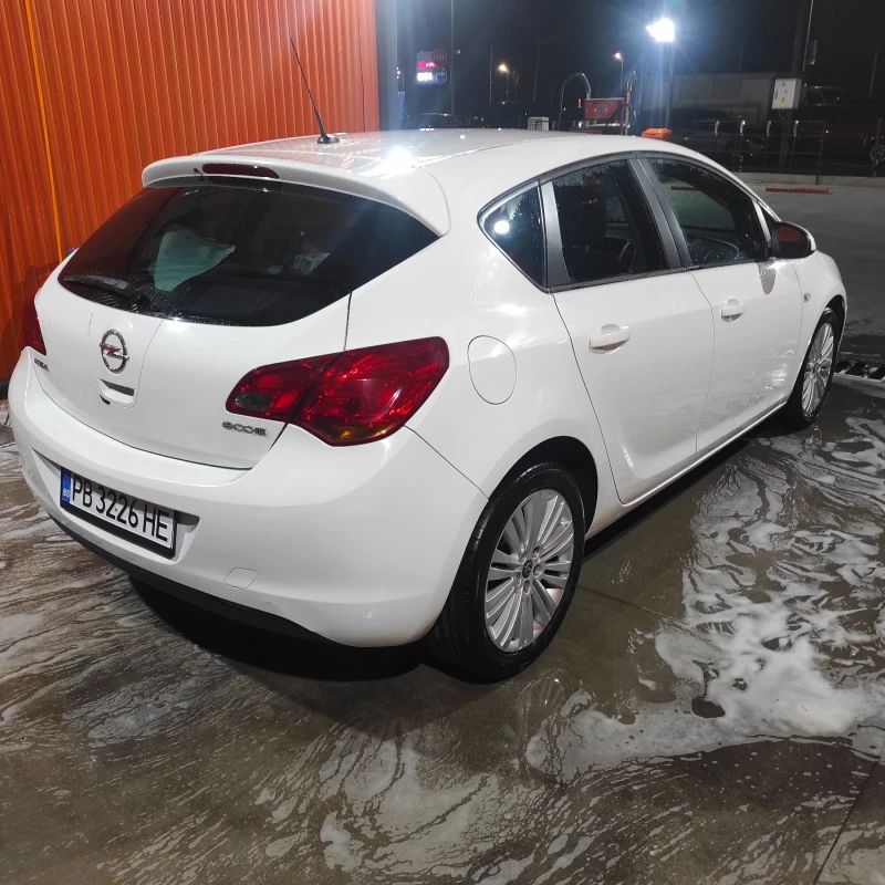 Opel Astra 1.3 CDTI, снимка 5 - Автомобили и джипове - 51737577