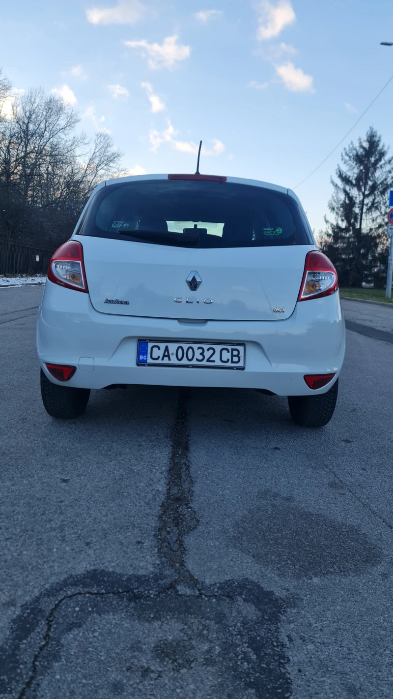 Renault Clio, снимка 12 - Автомобили и джипове - 52940231