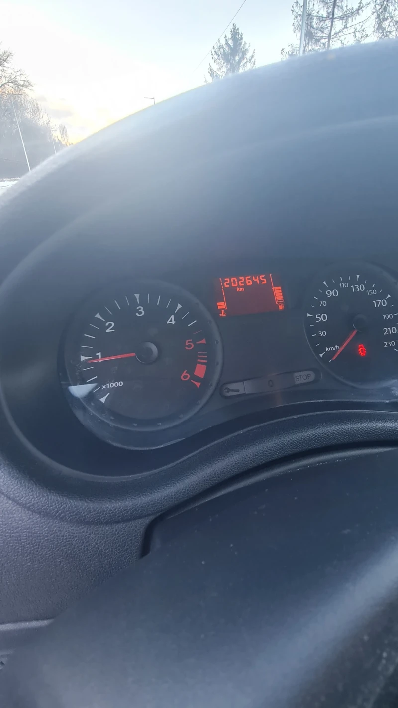 Renault Clio, снимка 15 - Автомобили и джипове - 52940231