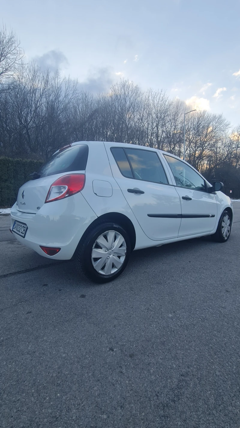 Renault Clio, снимка 9 - Автомобили и джипове - 52940231