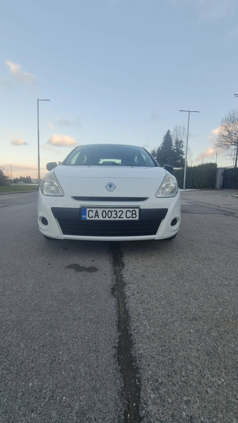 Renault Clio, снимка 14 - Автомобили и джипове - 52940231
