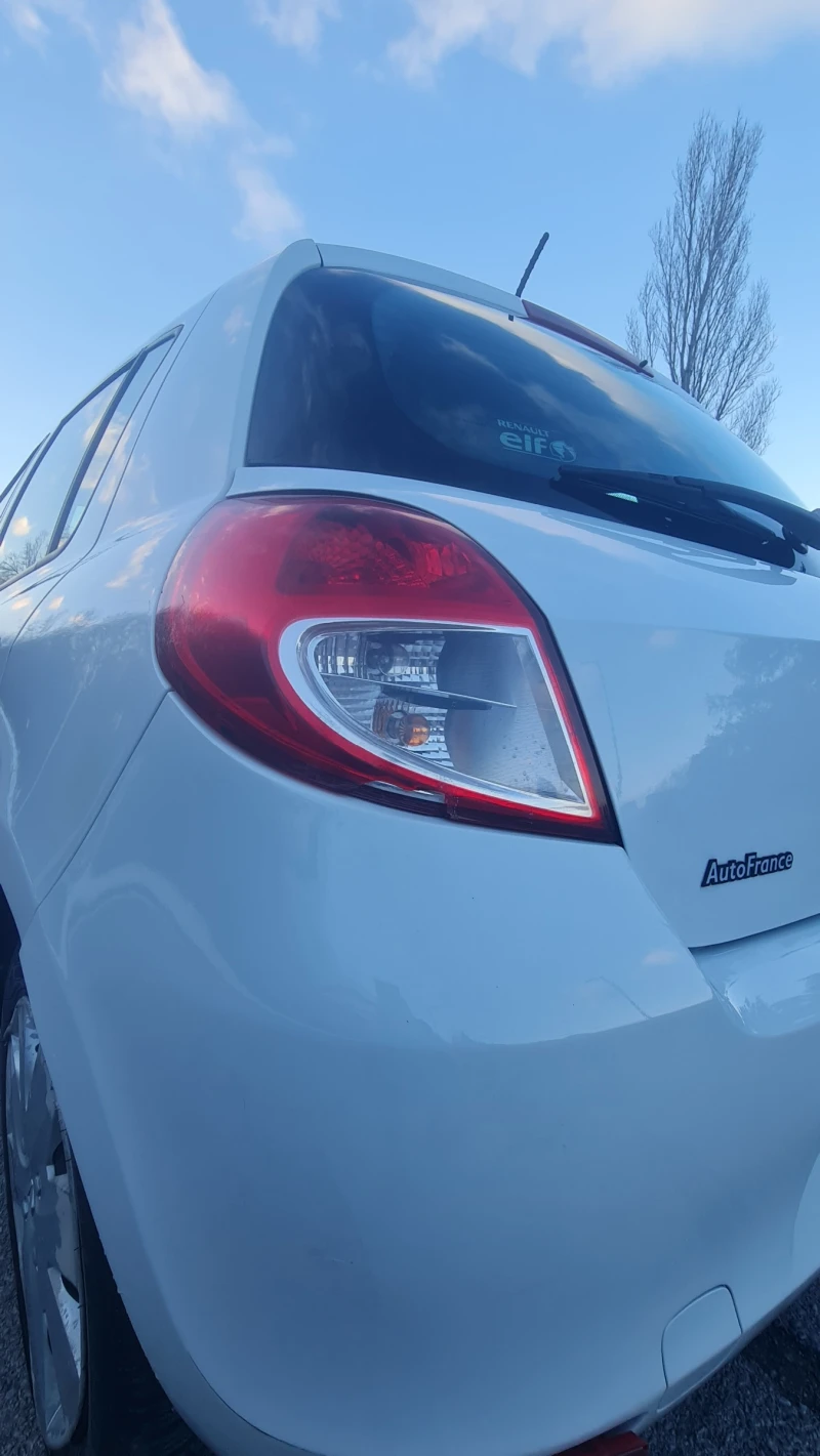Renault Clio, снимка 8 - Автомобили и джипове - 52940231