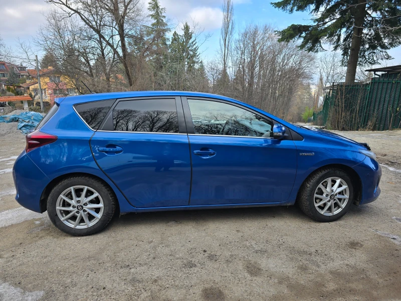 Toyota Auris, снимка 4 - Автомобили и джипове - 53149302