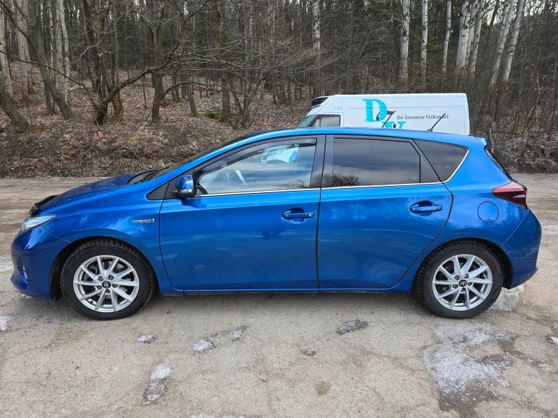 Toyota Auris, снимка 5 - Автомобили и джипове - 53149302