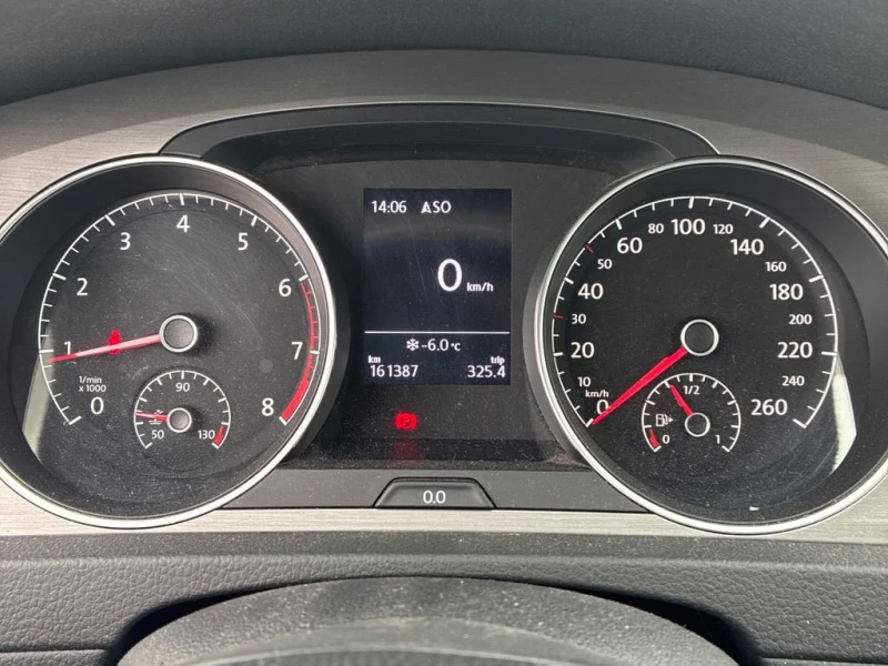 VW Golf * 5dr HB Man 1.8 TSI * CARFAX * ЦЕНА ДО БГ, снимка 10 - Автомобили и джипове - 53214657