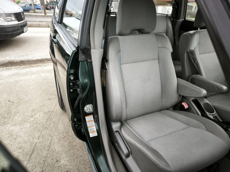 Subaru Forester 2.0i, снимка 8 - Автомобили и джипове - 53597634