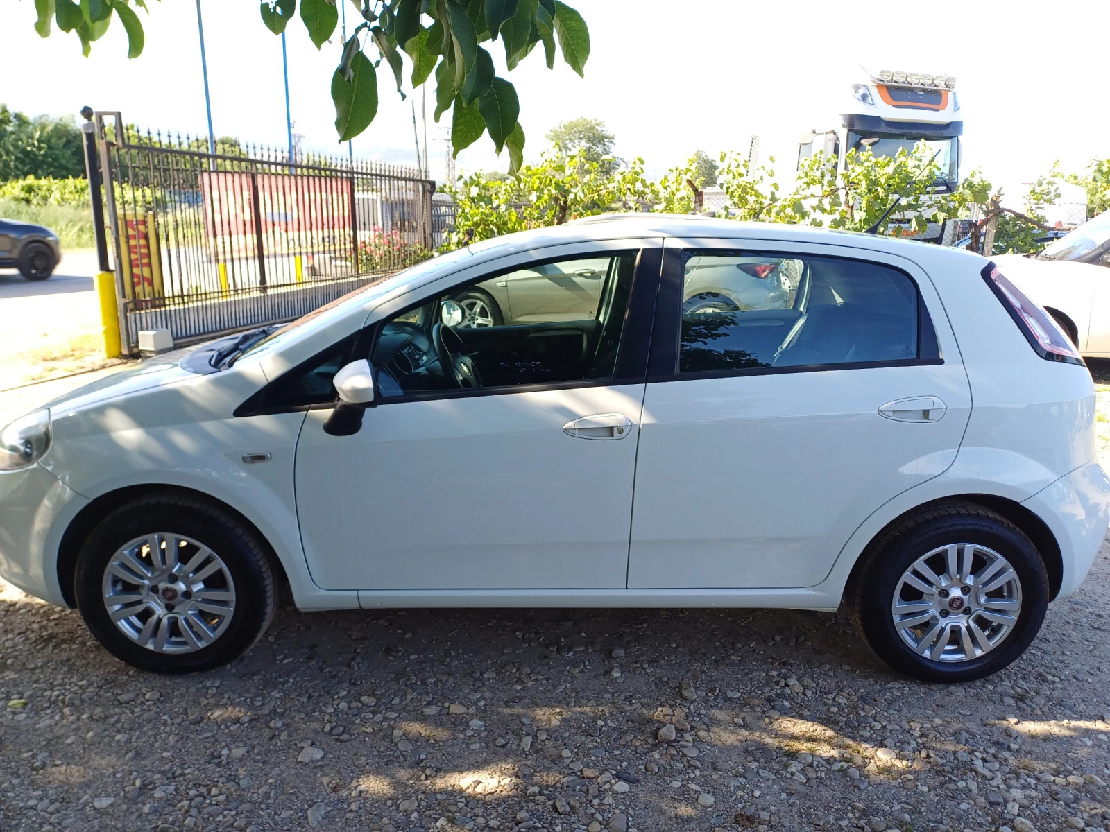 Fiat Punto 1.4 EVRO 6* * RIKARO * * * START-START !!! - изображение 10