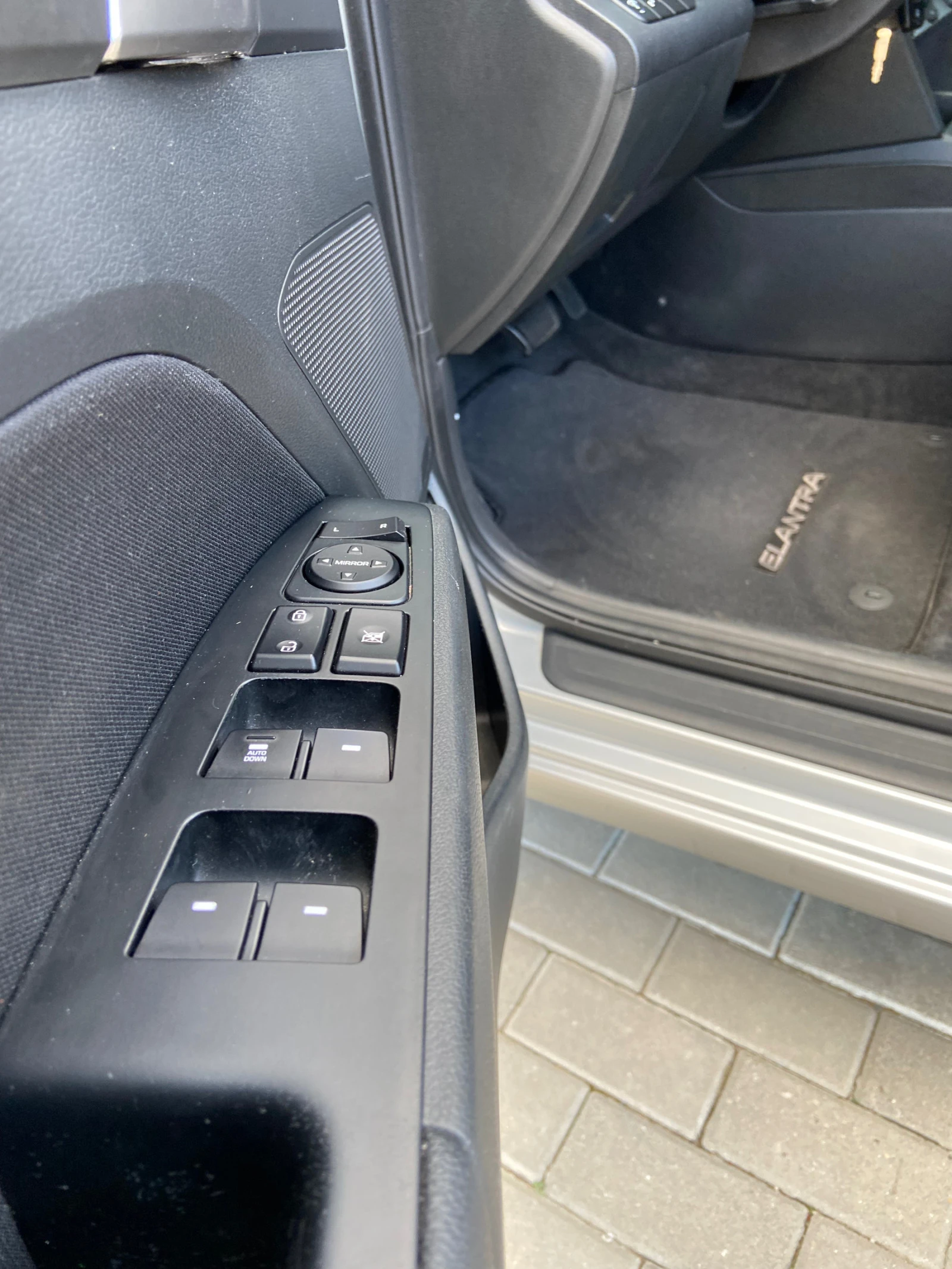 Hyundai Elantra | Mobile.bg   13