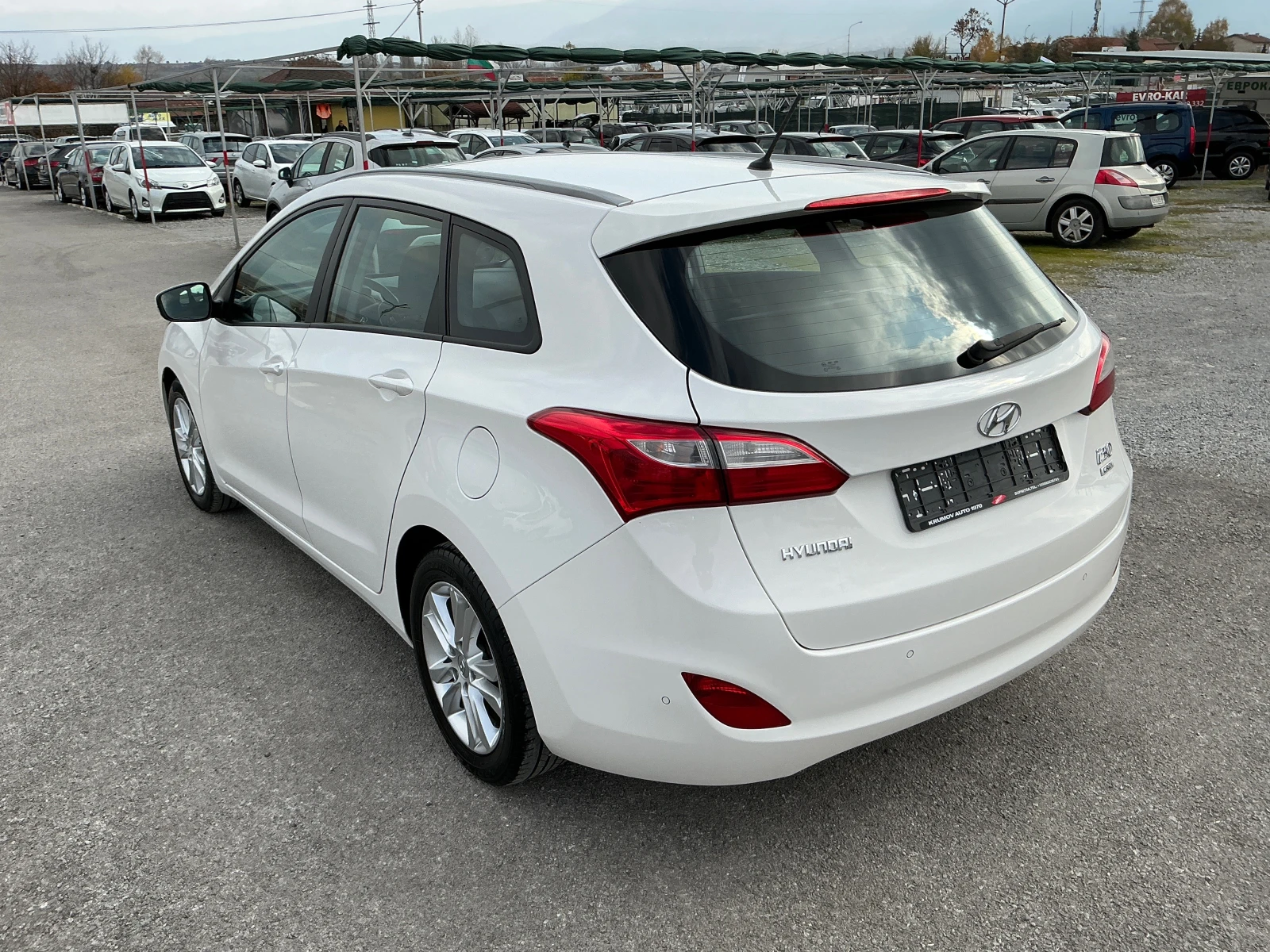 Hyundai I30 1.6 CRDI - изображение 6