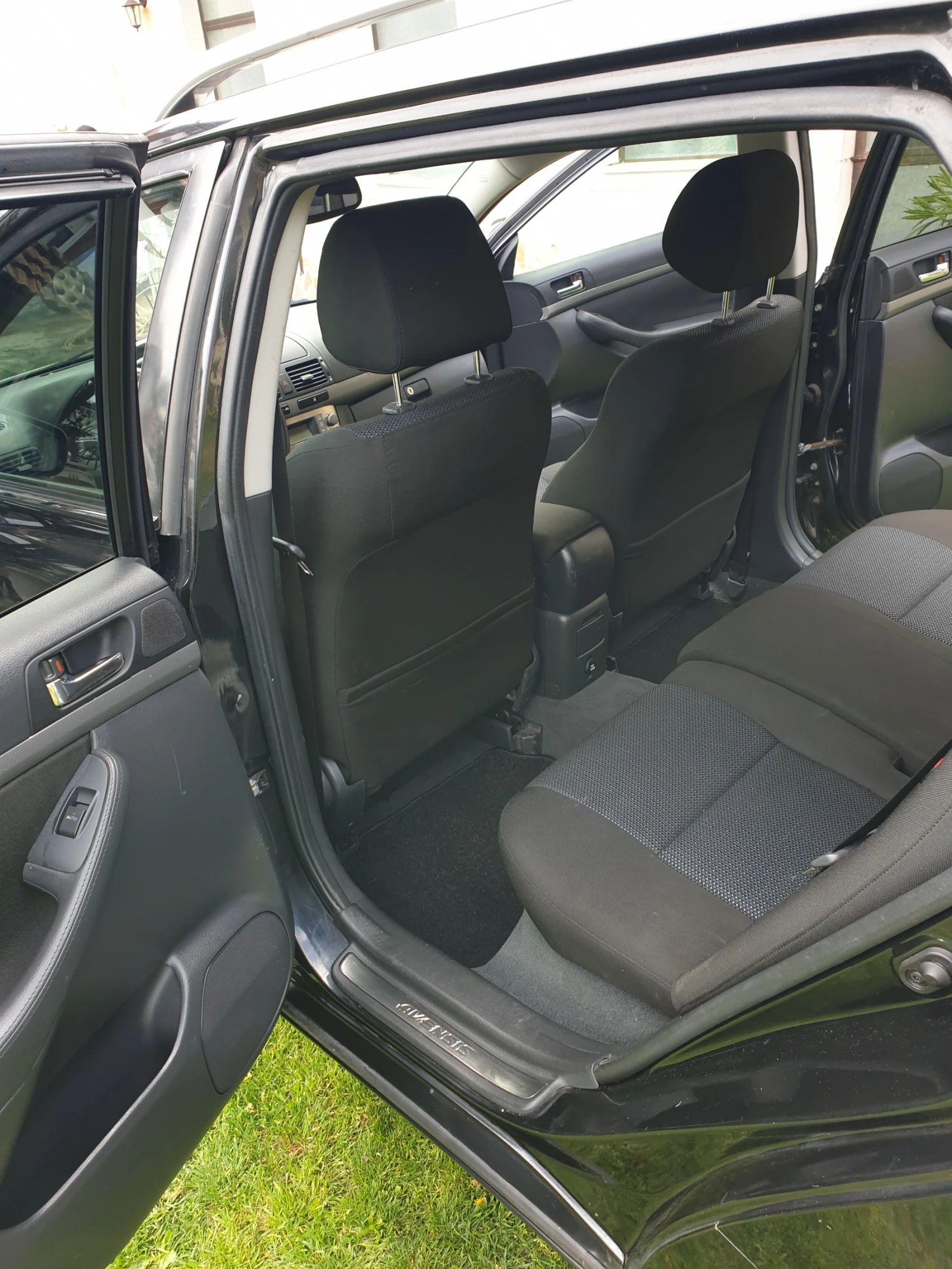 Toyota Avensis  - изображение 8