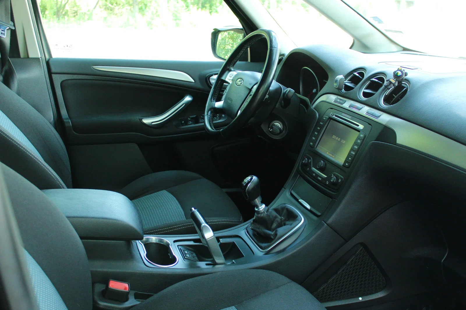 Ford Galaxy  - изображение 8