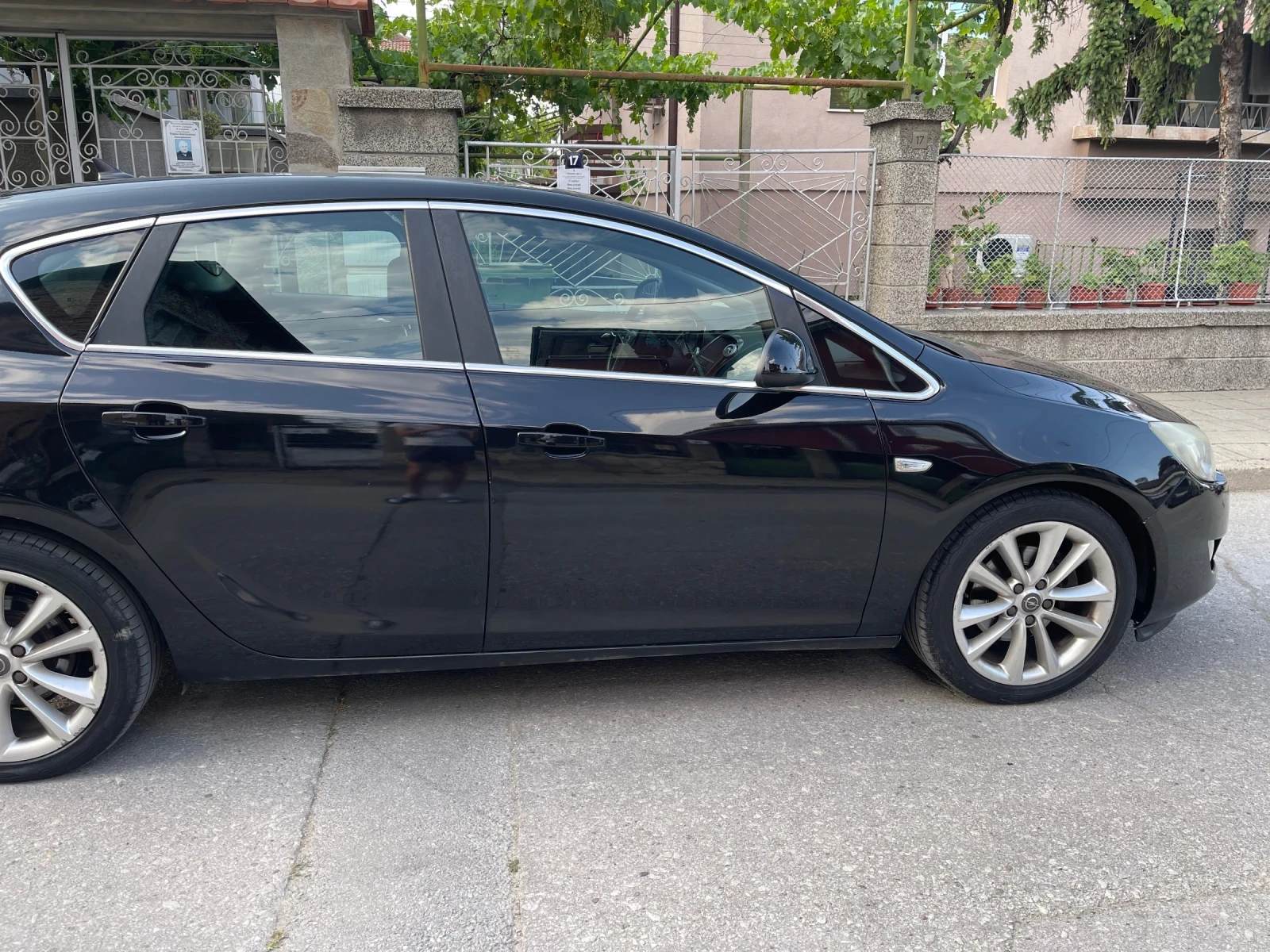 Opel Astra Opel Astra J 1.7 CDTI - изображение 2
