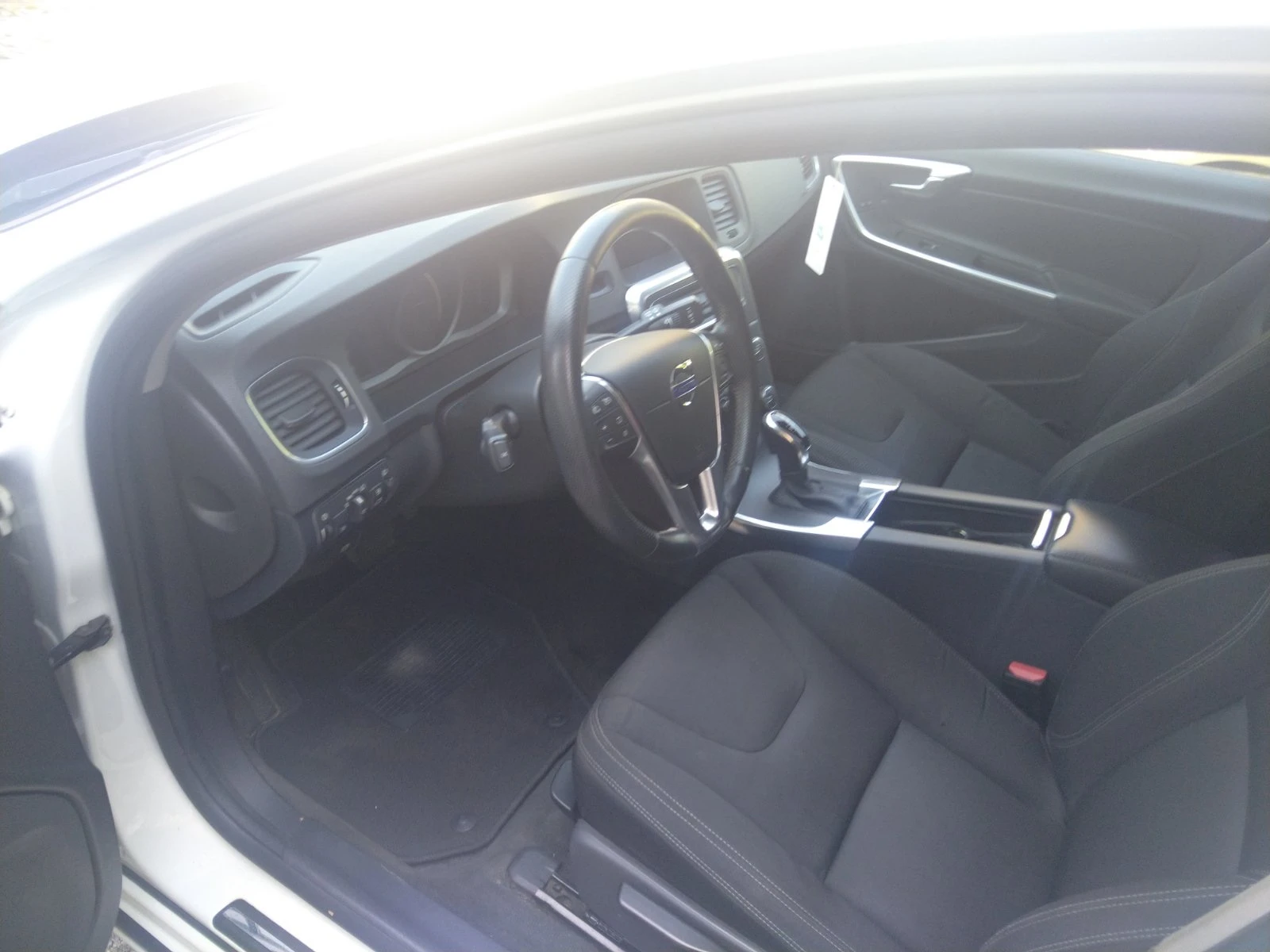 Volvo V60 2.0D - изображение 9