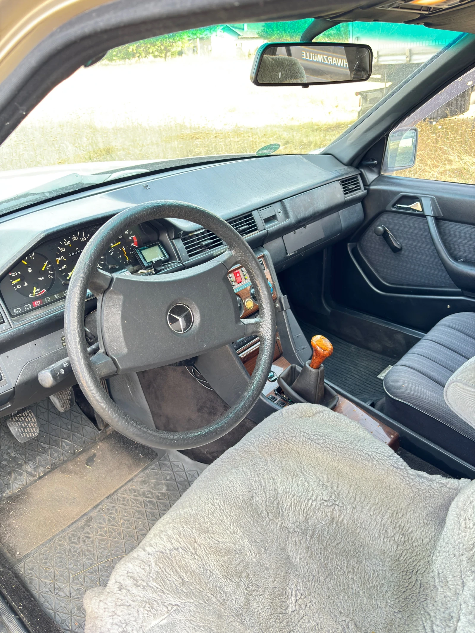 Mercedes-Benz 124  - изображение 10
