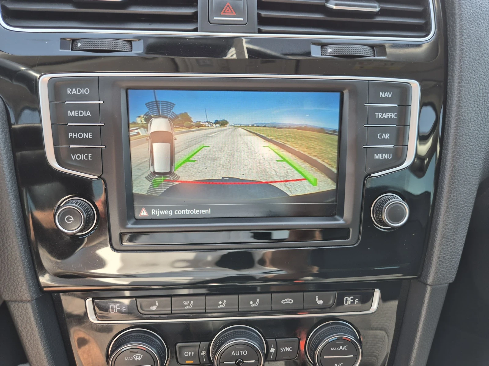 VW Golf 1.6 Tdi - изображение 9