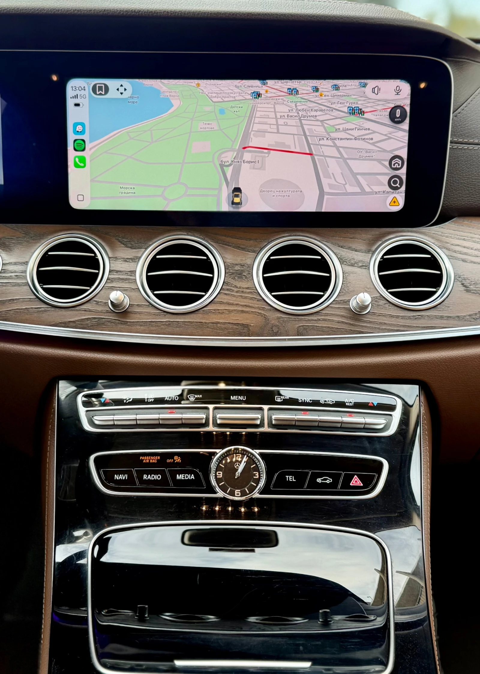 Mercedes-Benz E 220 AMG* 9G-Tronic* 4Matic* MultiBeam* CarPlay* ������ | Mobile.bg � ����������� 13