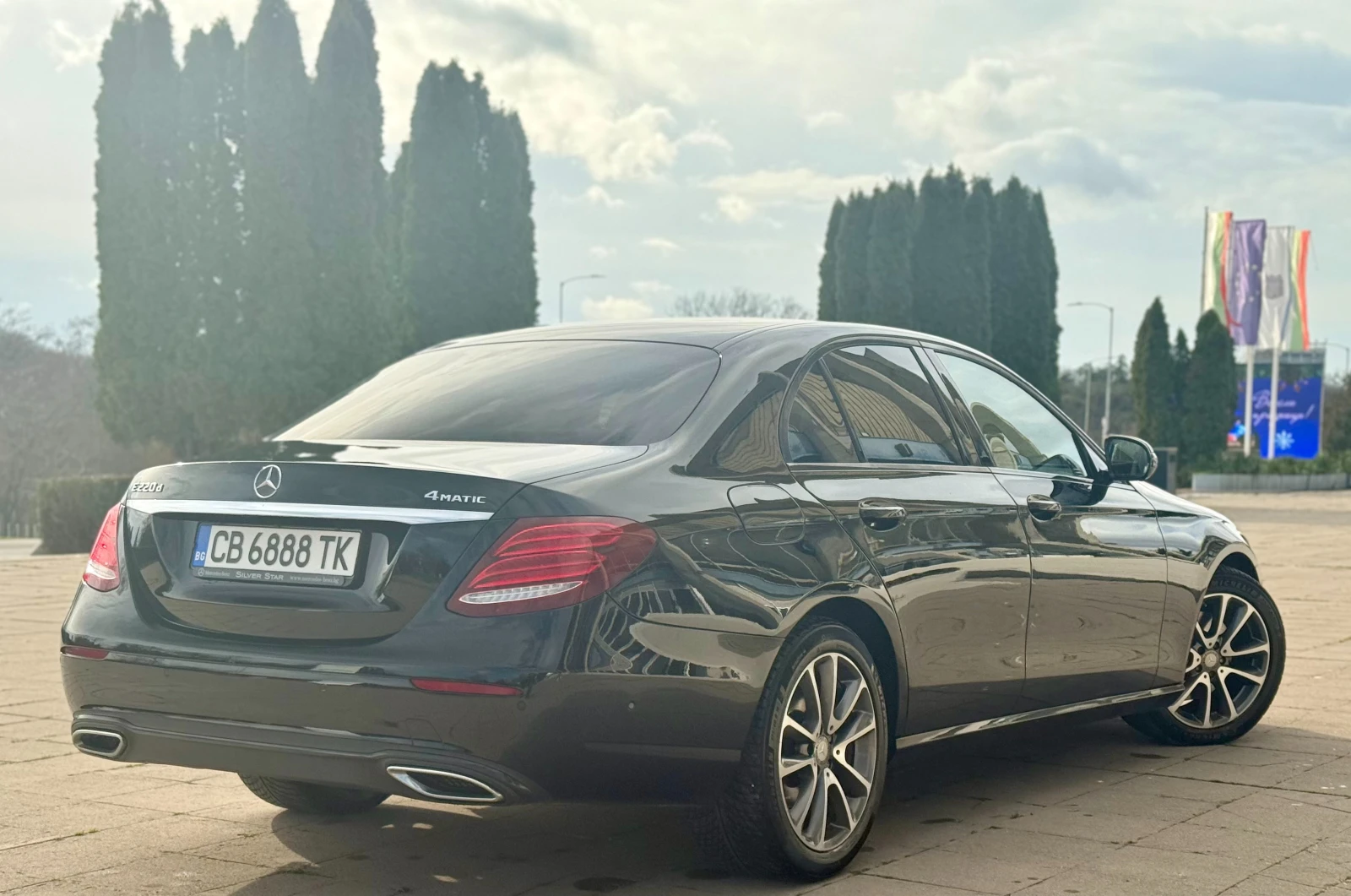 Mercedes-Benz E 220 AMG* 9G-Tronic* 4Matic* MultiBeam* CarPlay* Лизинг - изображение 6