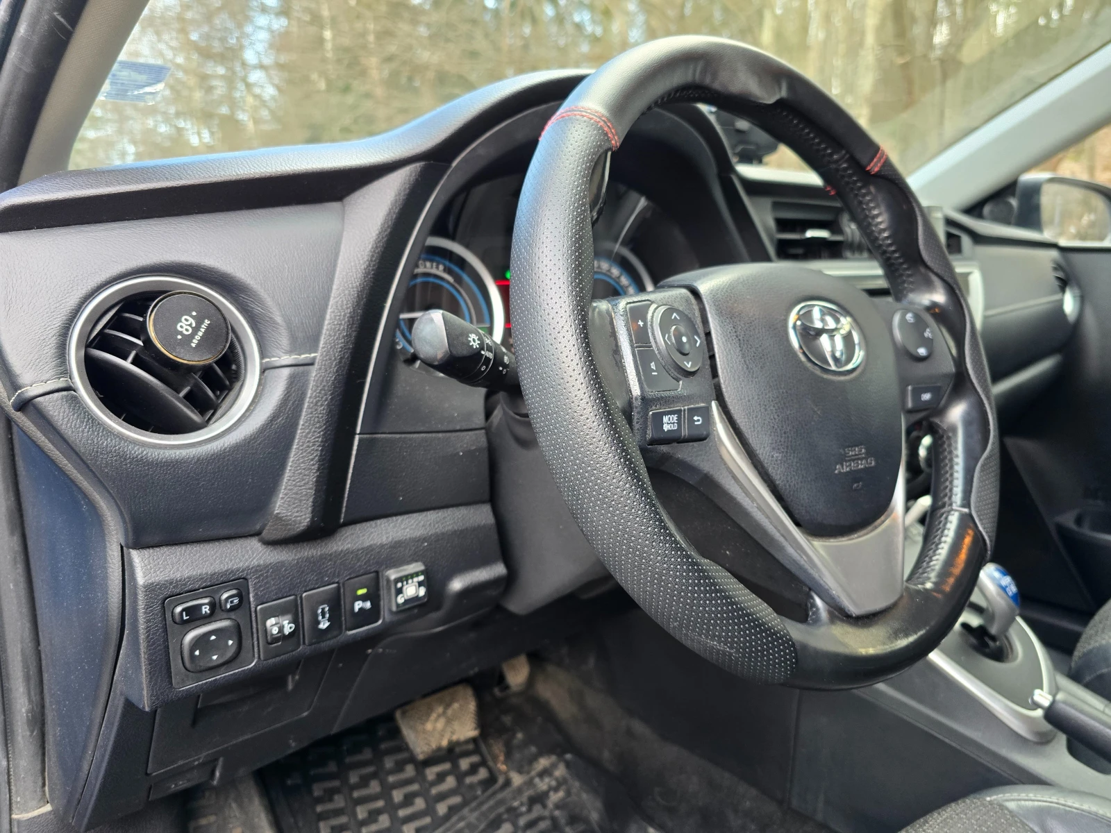 Toyota Auris 1.8 HYBRID, LPG - изображение 9