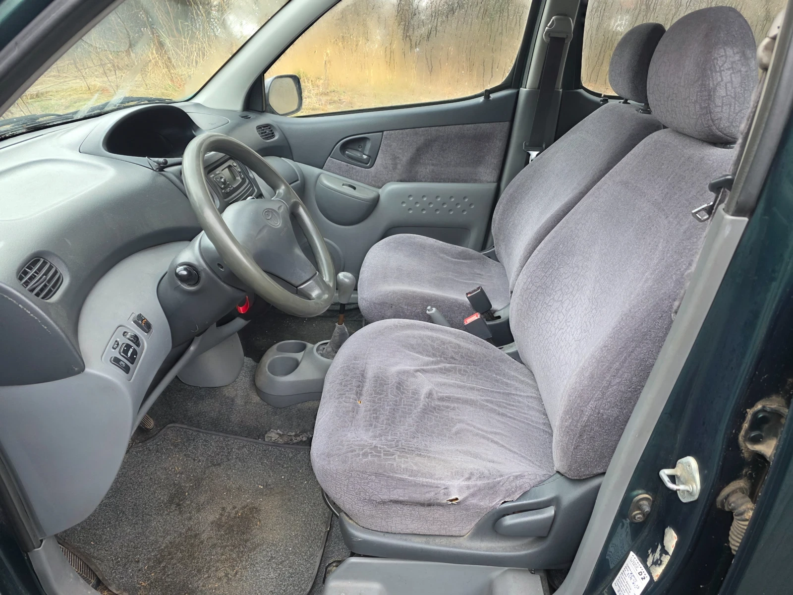 Toyota Yaris verso 1.3 87 �.�. ���/������ | Mobile.bg � ����������� 8