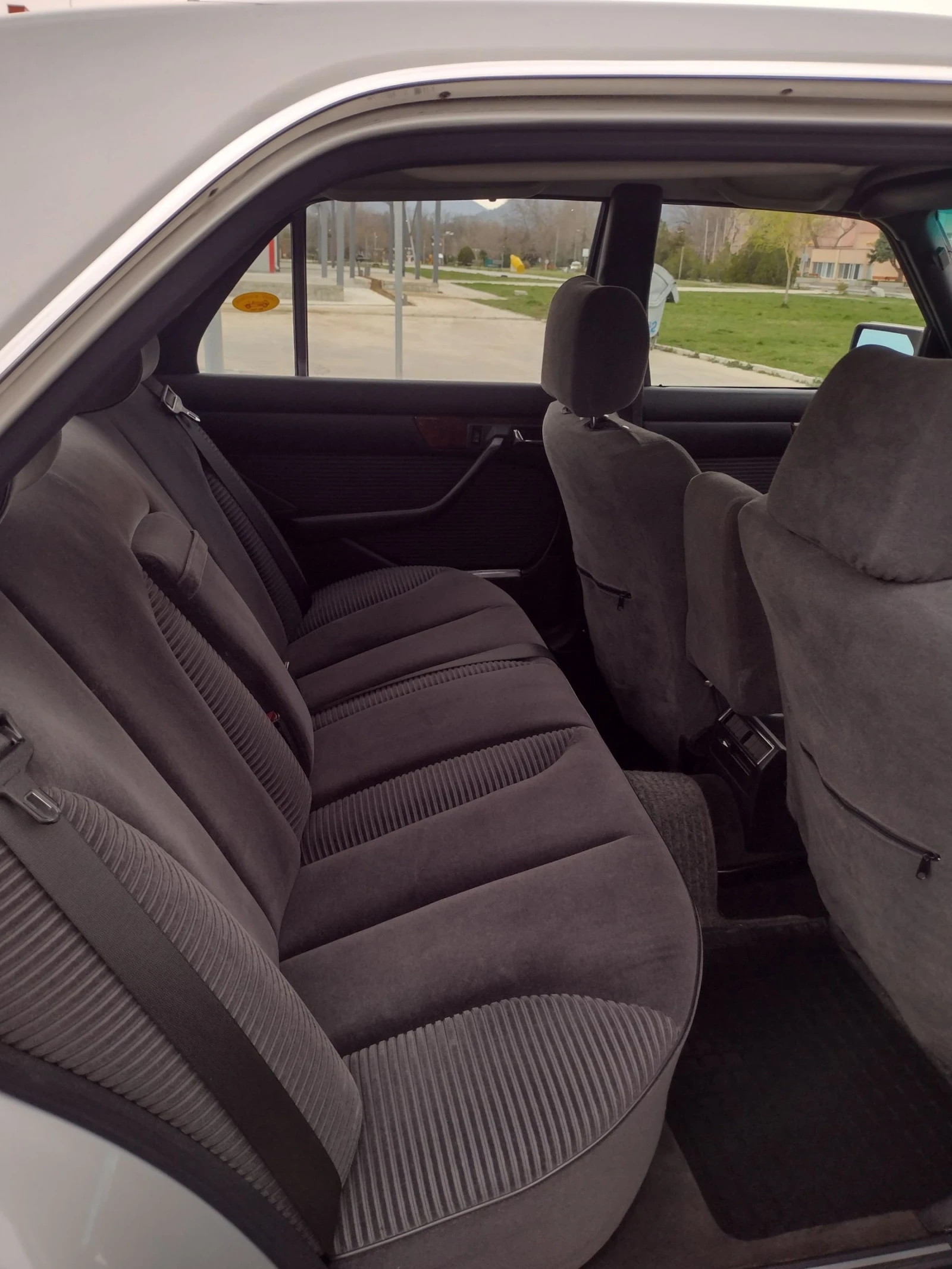 Mercedes-Benz 300, снимка 11 - Автомобили и джипове - 53952220