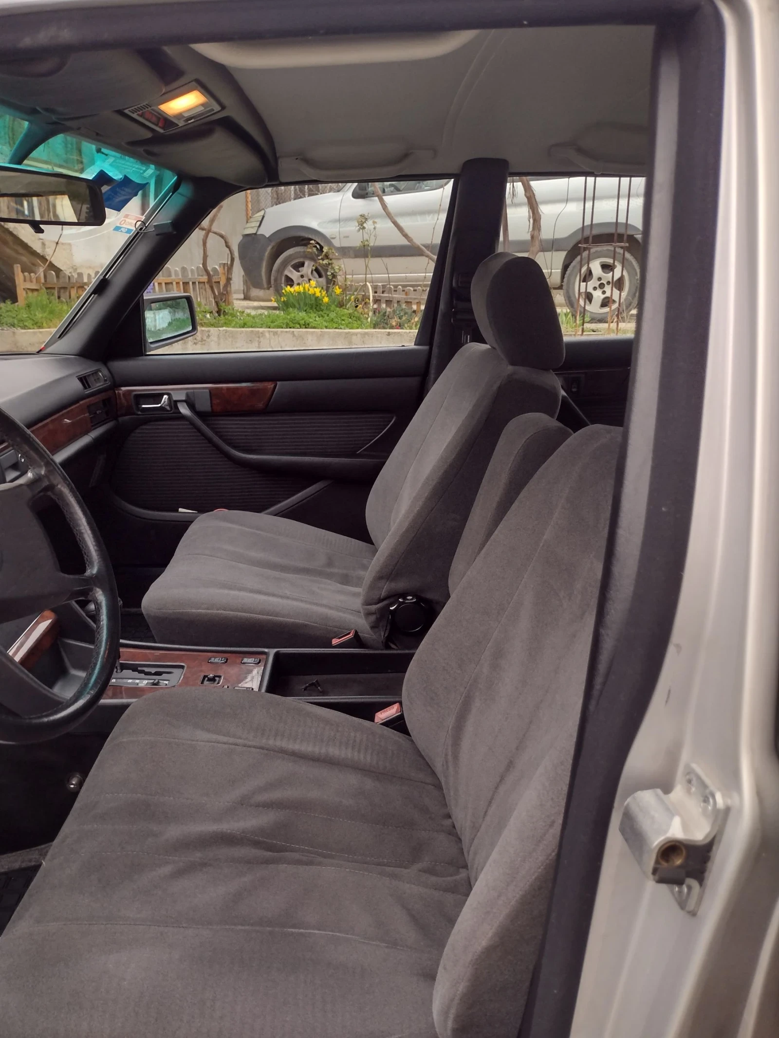 Mercedes-Benz 300, снимка 10 - Автомобили и джипове - 53952220