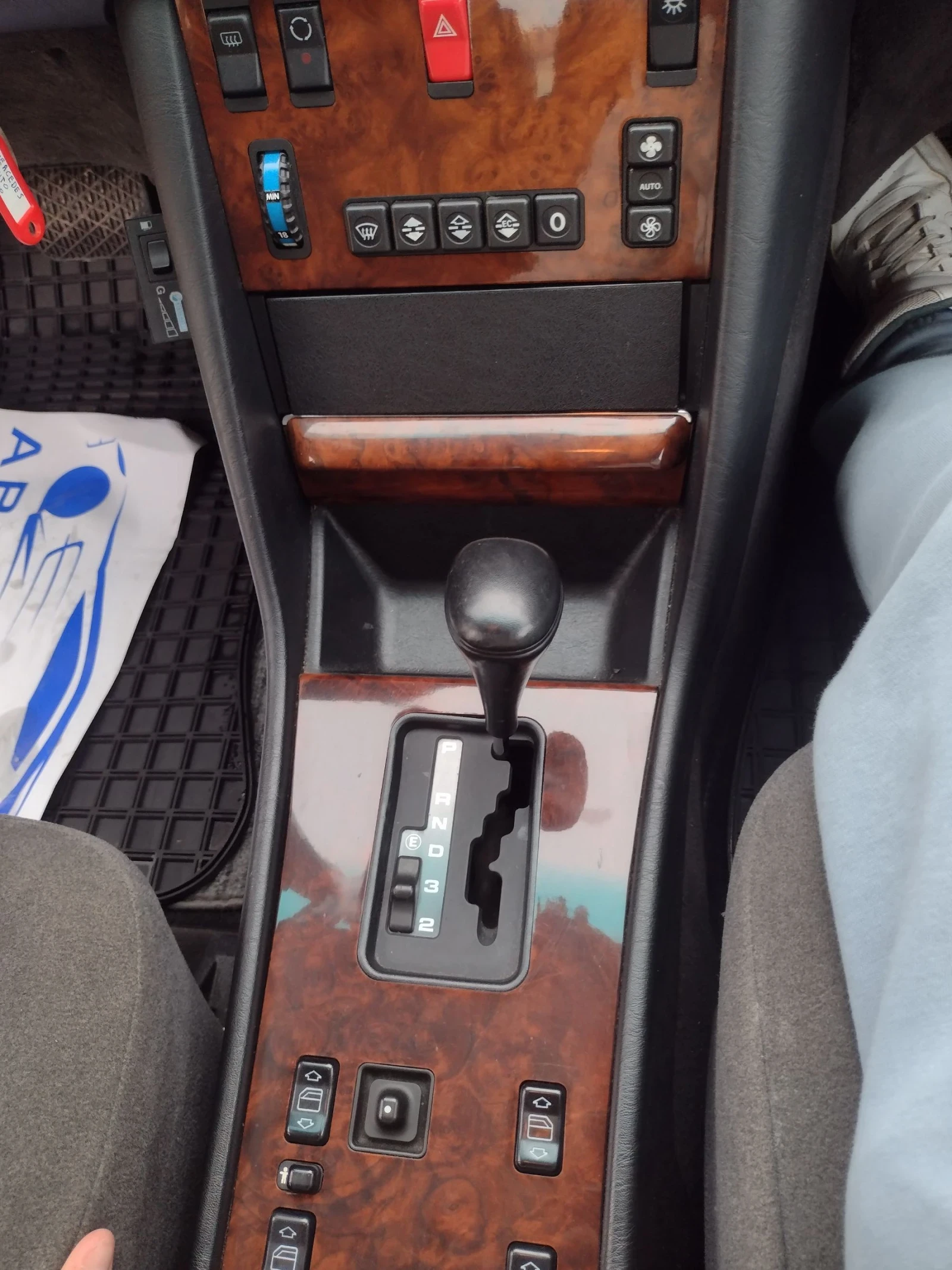 Mercedes-Benz 300, снимка 9 - Автомобили и джипове - 53952220