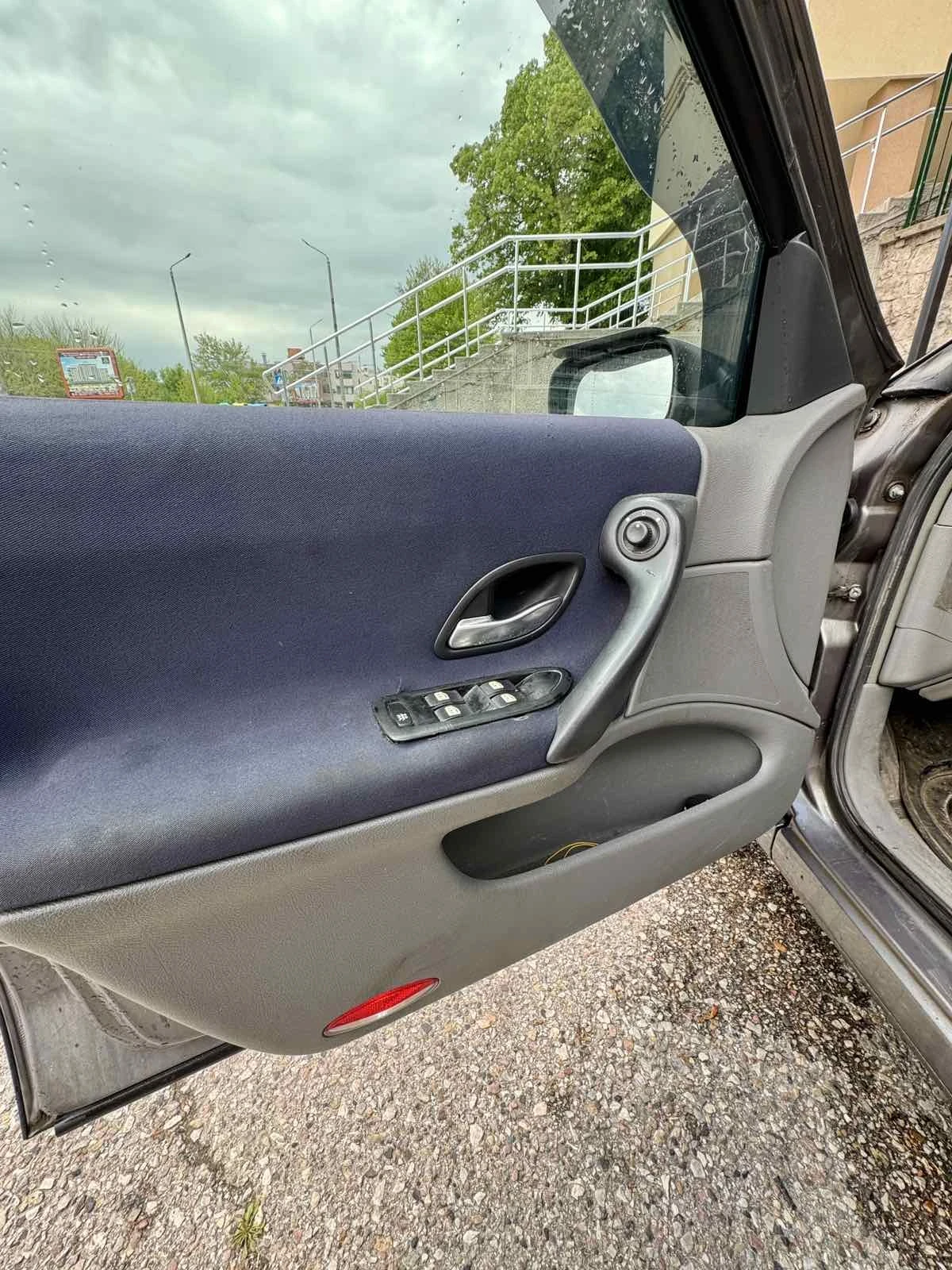 Renault Laguna, снимка 12 - Автомобили и джипове - 54032182