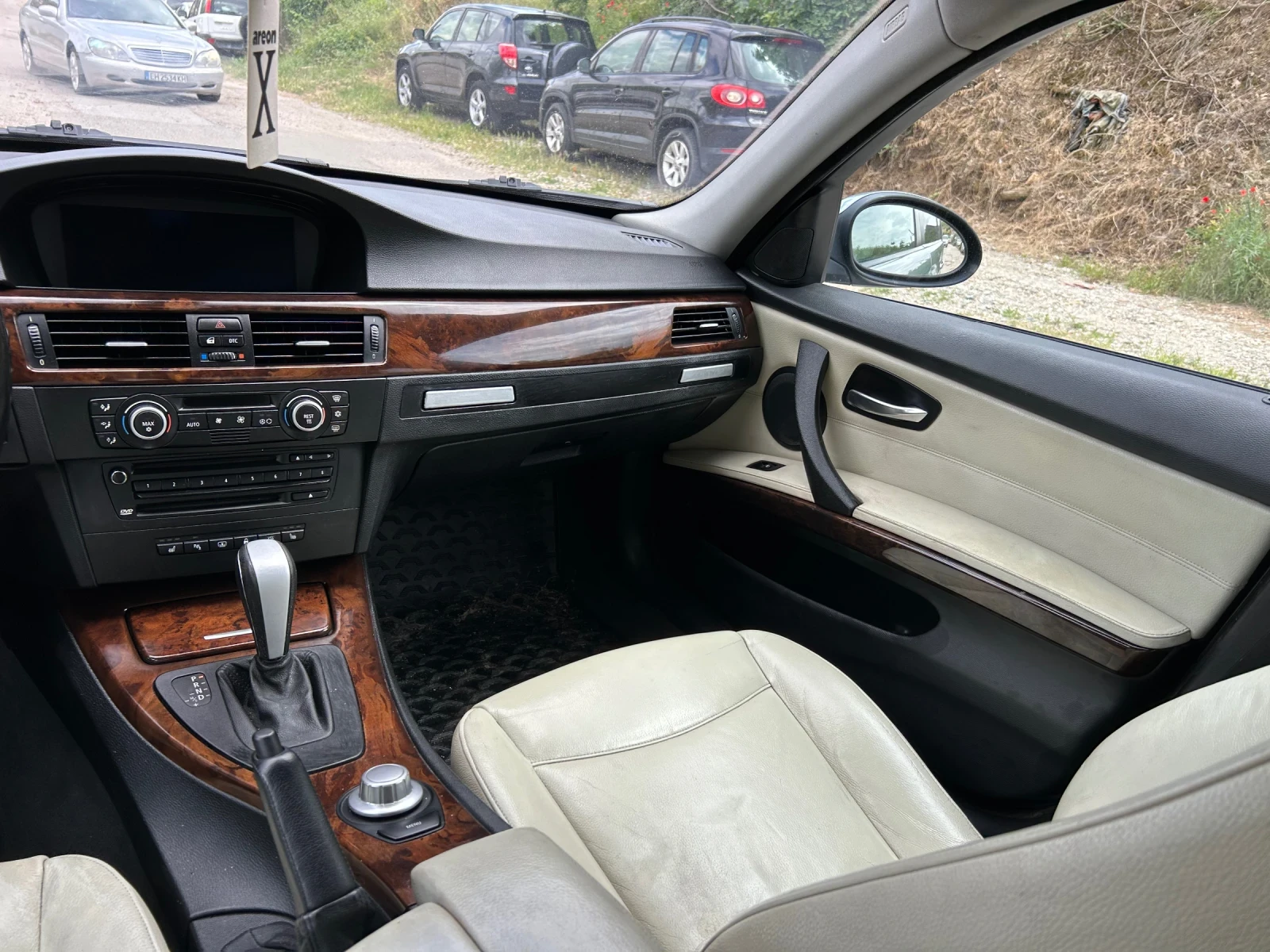 BMW 320 D, снимка 10 - Автомобили и джипове - 54652642