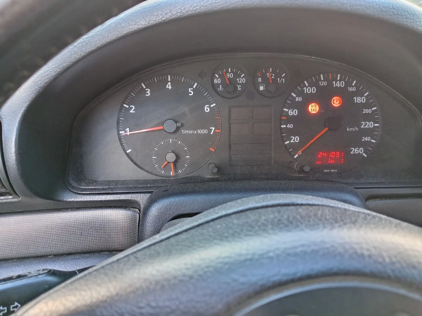 Audi A4 1, 6 бензин и газ, снимка 5 - Автомобили и джипове - 55033705