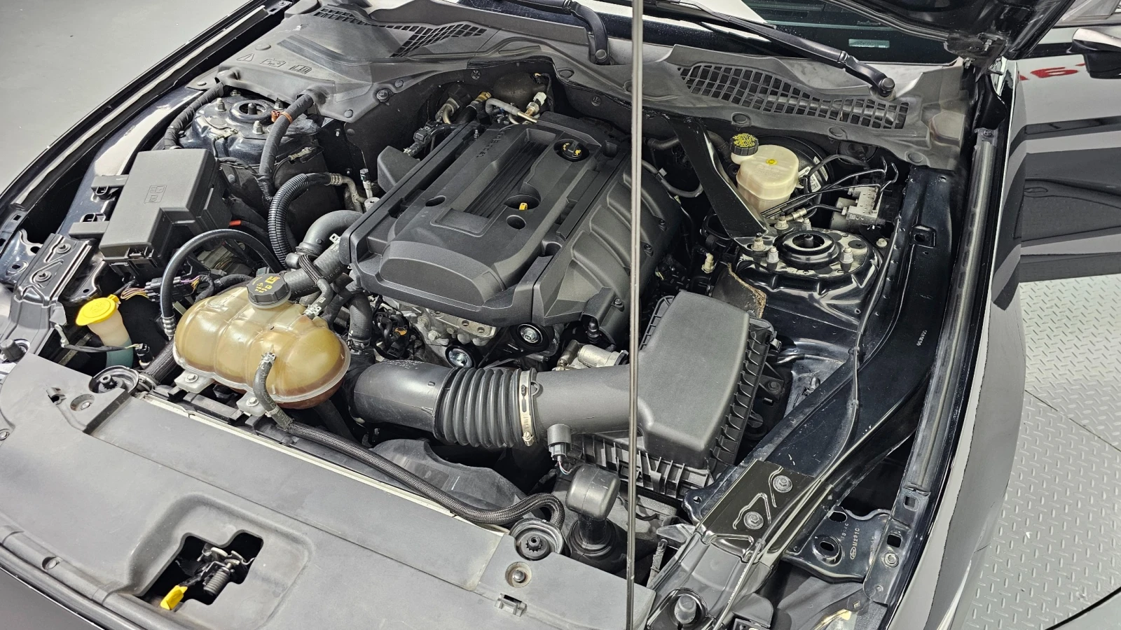 Ford Mustang 2.3 EcoBoost, снимка 5 - Автомобили и джипове - 55135754