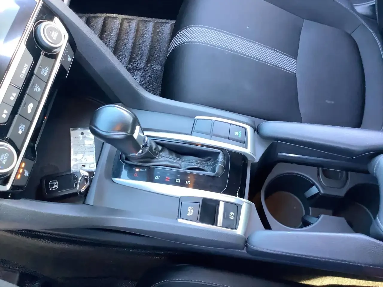 Honda Civic Sport Sedan | Sunroof | SafetyTech | CarPlay |  | Mobile.bg � ����������� 16