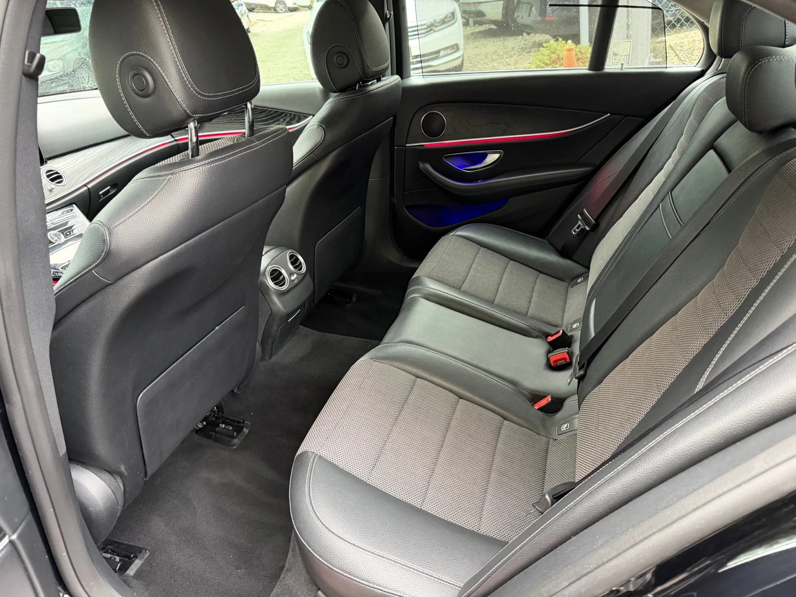 Mercedes-Benz E 220 d* Facelift* Widescreen, снимка 12 - Автомобили и джипове - 56316514