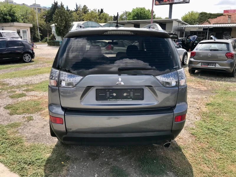 Mitsubishi Outlander 2.4i-AUTOM.4x4, снимка 4 - Автомобили и джипове - 47012465