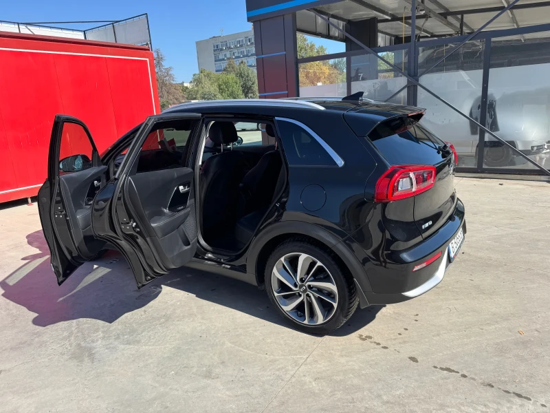 Kia Niro, снимка 8 - Автомобили и джипове - 52900245